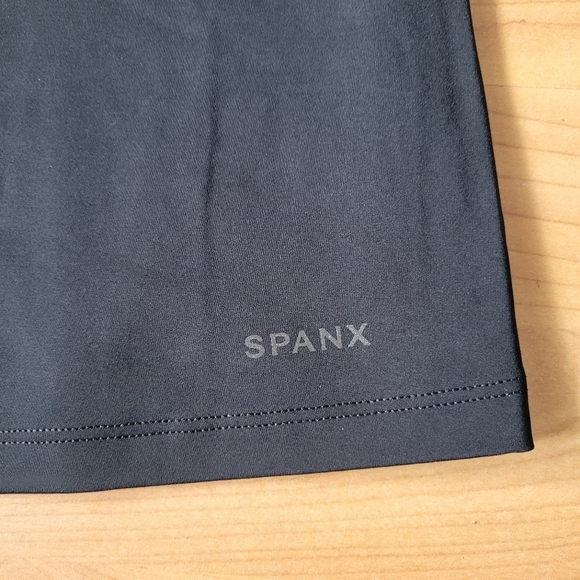 Spanx Transformation Black Side Zipper Racerback Tank Top Size M NWT - Picture 9 of 13